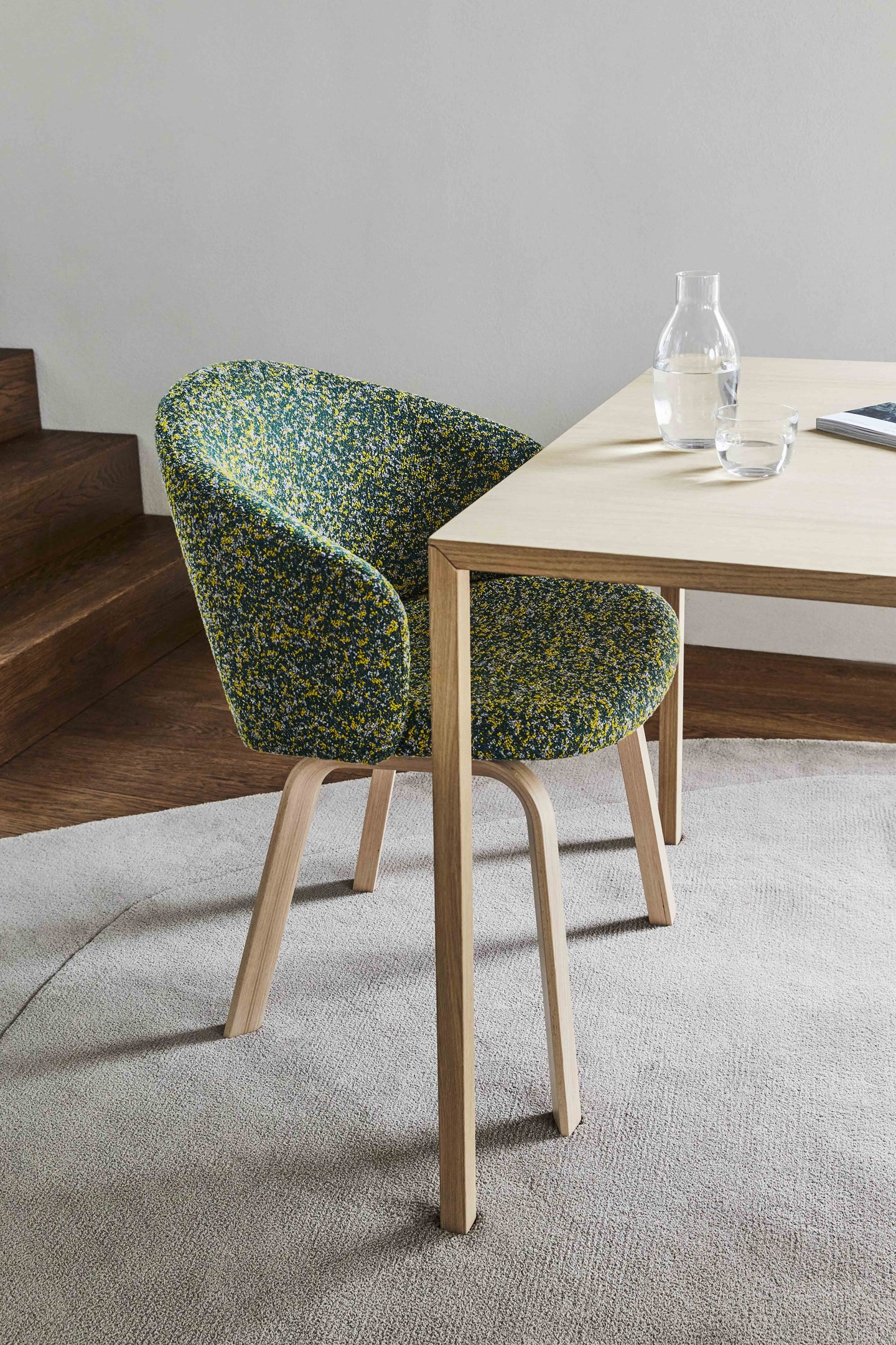 Slim table